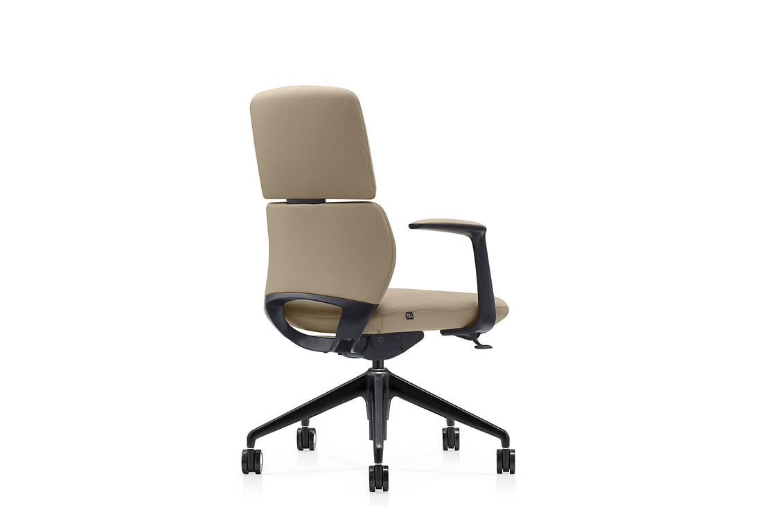 кресло руководителя rv design venetto-m fk013-b12 светло-бежевая кожа фото