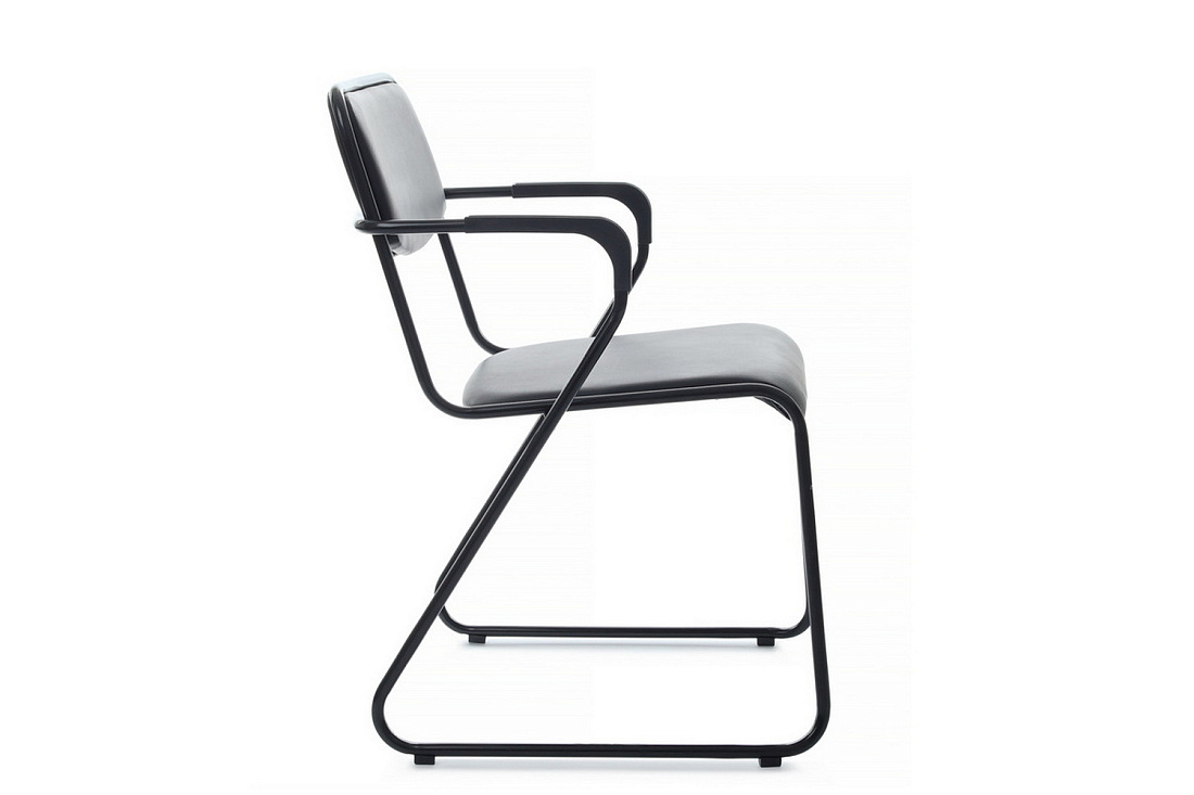 кресло rv chair nix plus omkl-03b чёрная экокожа / чёрный металл фото