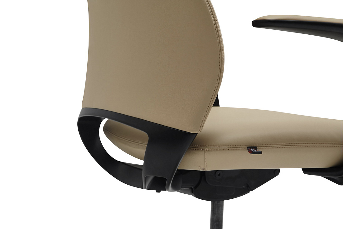 кресло руководителя rv design venetto-m fk013-b12 светло-бежевая кожа фото