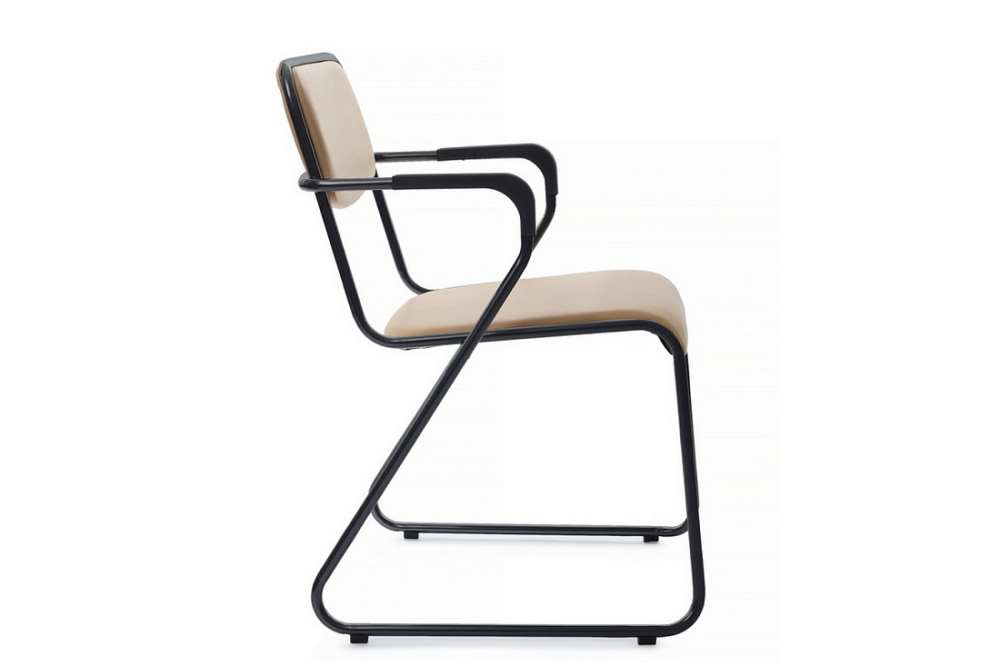 кресло rv chair nix plus omkl-04b бежевая экокожа / чёрный металл фото