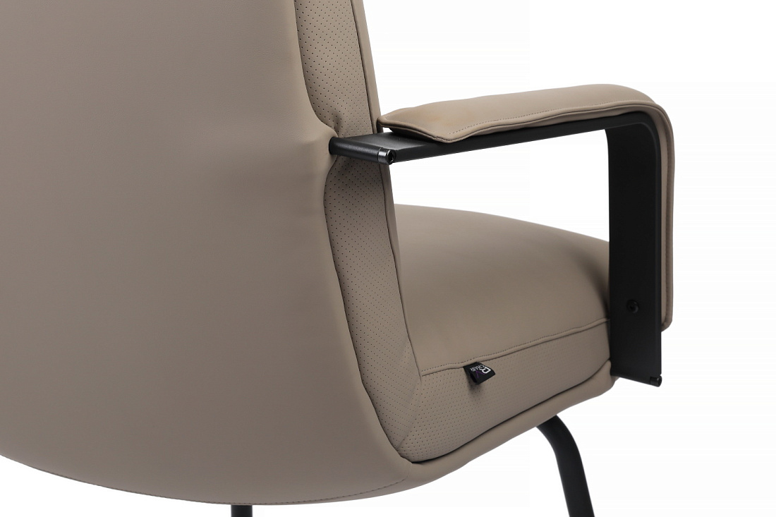 конференц-кресло rv chair otto cv-p001bs бежевая экокожа фото